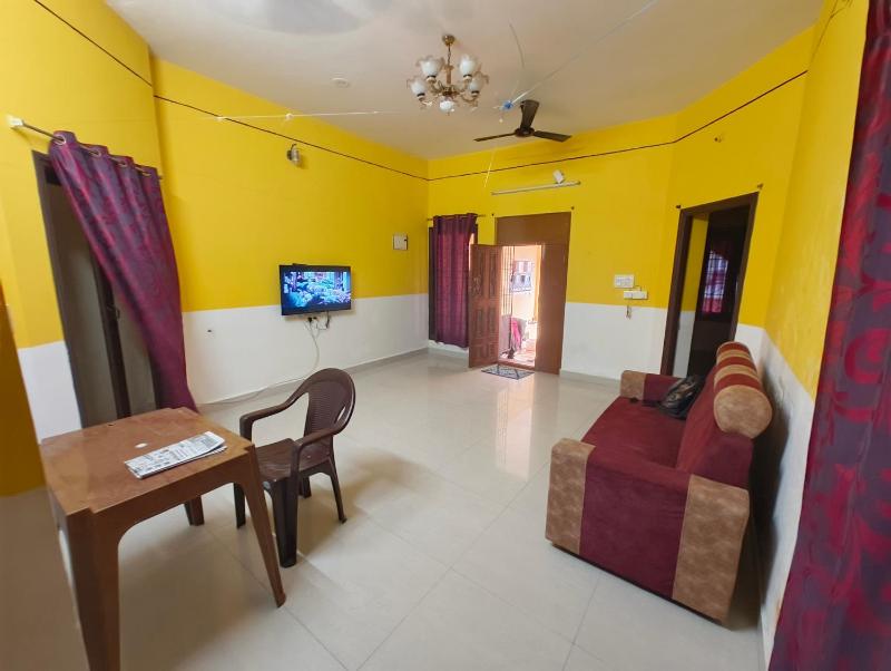 Yellow home stay - image 9