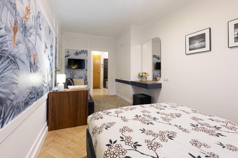 Klimatyczny Apartament Victus w Sopocie by Noclegi Renters - image 12