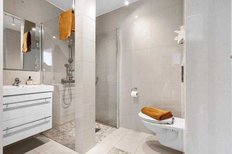 Cozy 2-bedroom apartment near Bergen City Centre - image 8