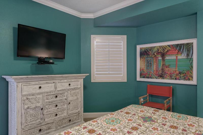 One-Bedroom Apartment image 3