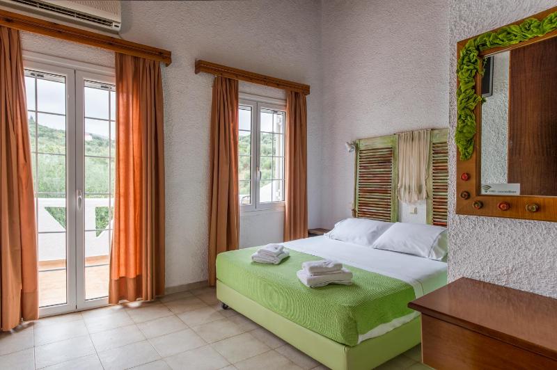 Apartment with Sea View image 2