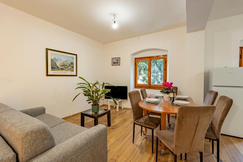 Elena's Apt with Lodge near the Center - image 8