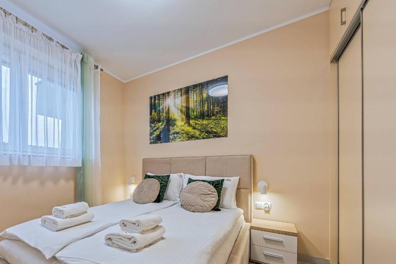 Happy Bay by OneApartments - image 16