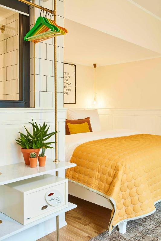 Double Room (Large) image 3