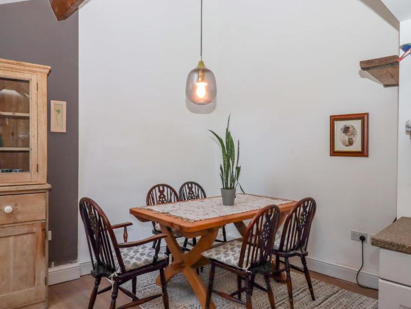 Park Cottage - image 32