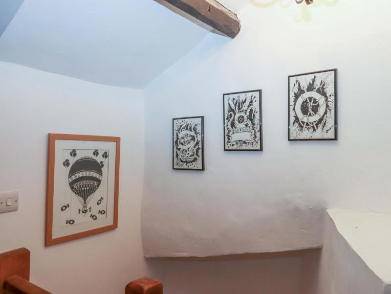 Park Cottage - image 7
