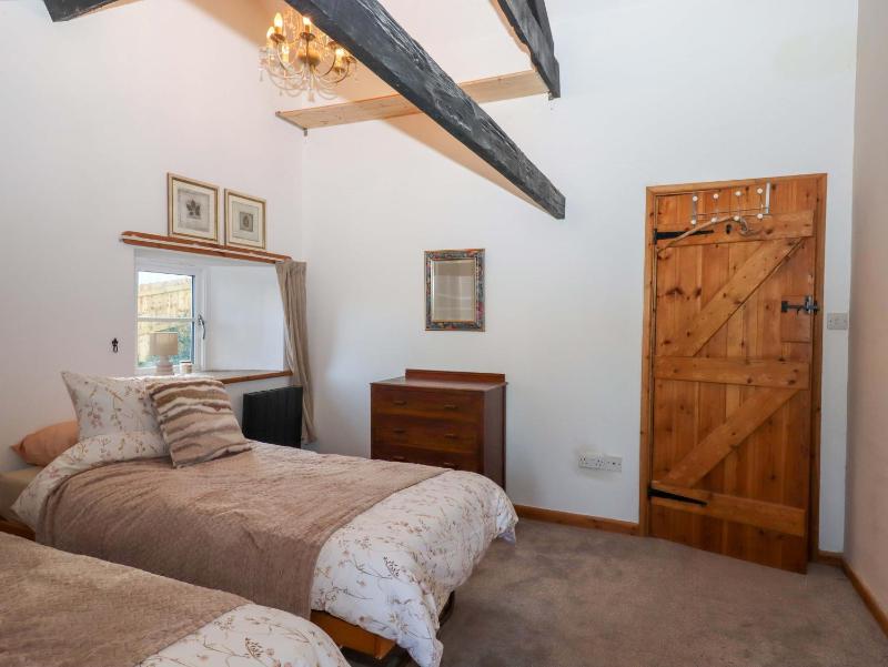 Park Cottage - image 31