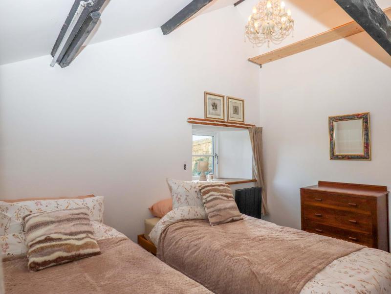 Park Cottage - image 22