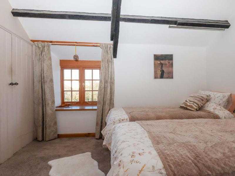 Park Cottage - image 15