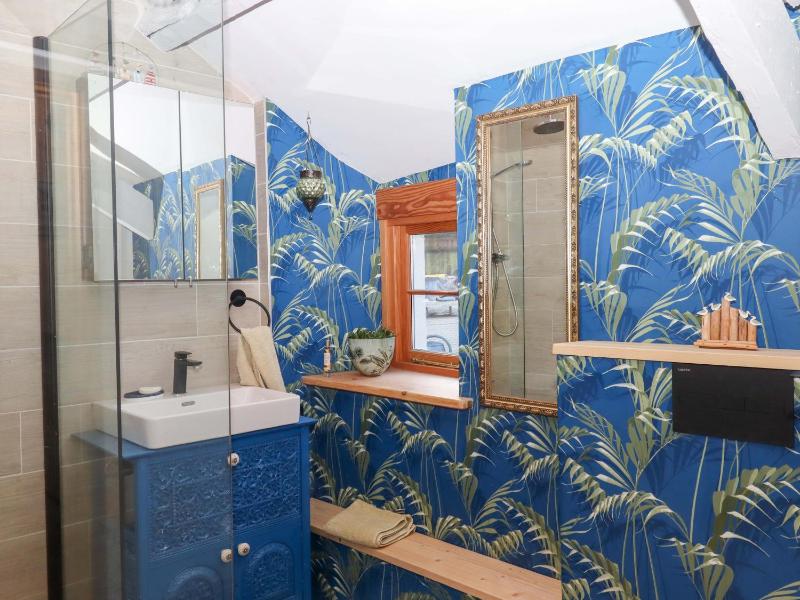 Park Cottage - image 11