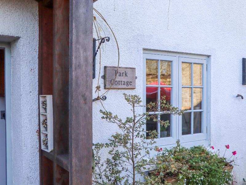 Park Cottage - image 12