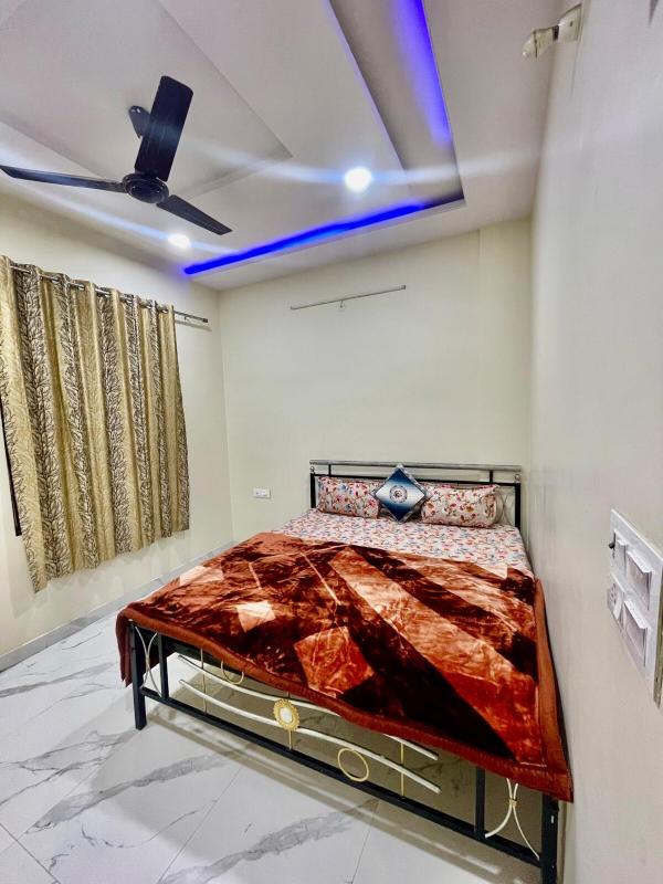 ZenRoofs - 3 BHK Cozy Flat - image 15