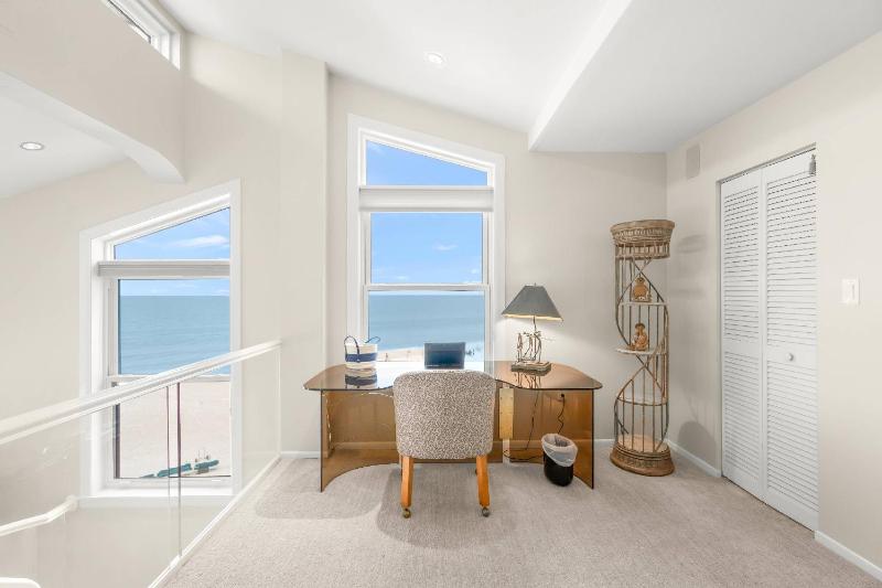 Siesta Breakers Penthouse on the Beach - image 47