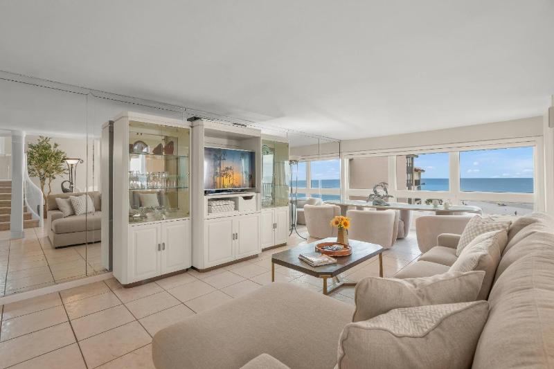 Siesta Breakers Penthouse on the Beach - image 26