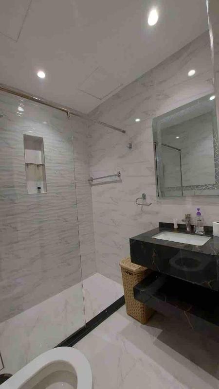 Luxury one bedroom apartment at Damac towers - image 7