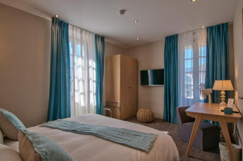 Comfort Double or Twin Room Tournette with free spa access image 1