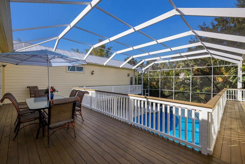 Island Pineapple - 404 - 80th St - image 9