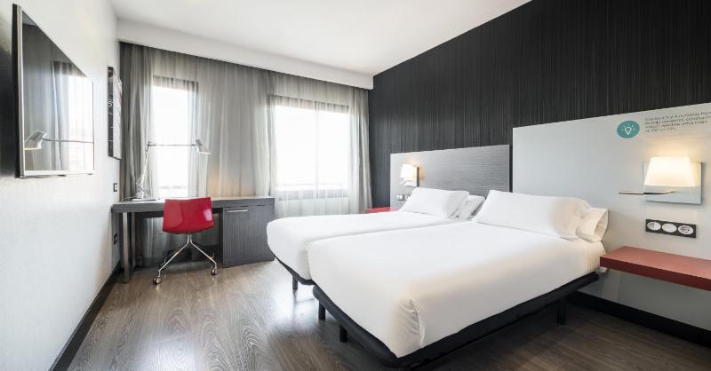 Standard Double or Twin Room image 4