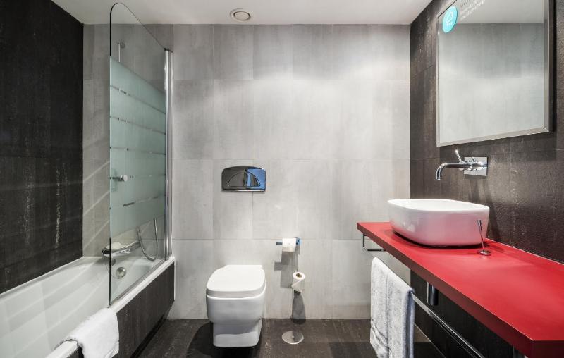 Standard Double or Twin Room image 2