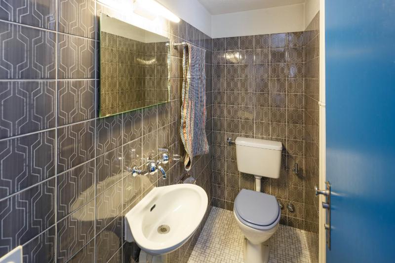 Double Room with Shared Bathroom image 3