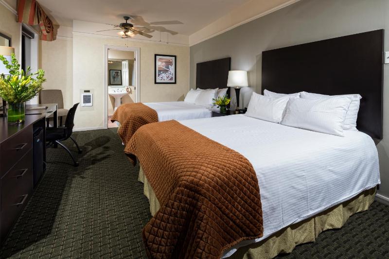 Deluxe Queen Room with Two Queen Beds image 3