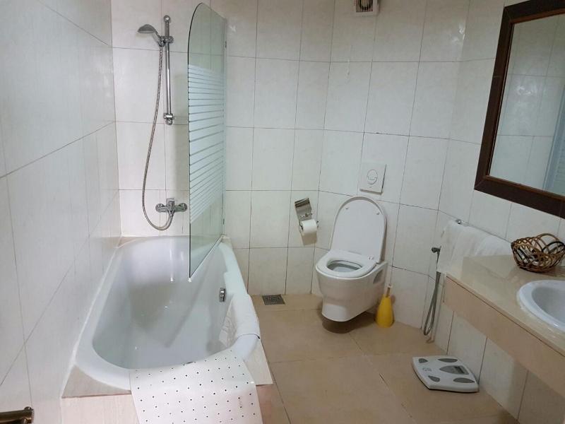 Deluxe Double Room with Sea View image 2