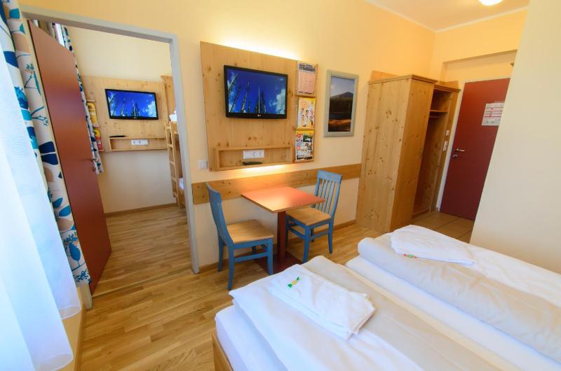 Quadruple Room image 4