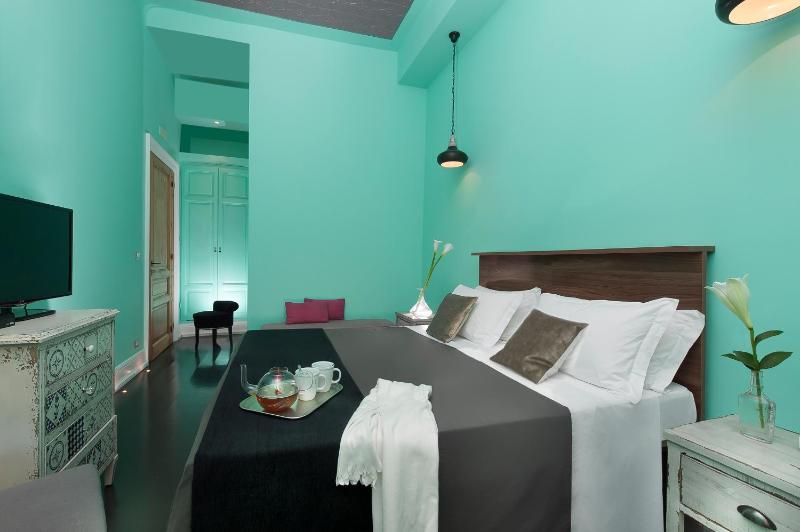 Double or Twin Room image 4