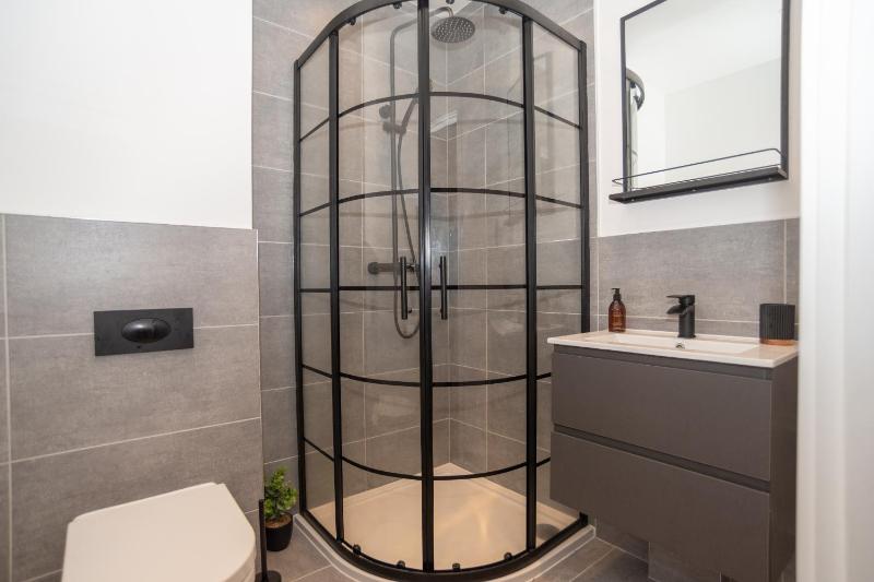Jewellery Quarter | Luxury Living – Sleeps 8 - image 7