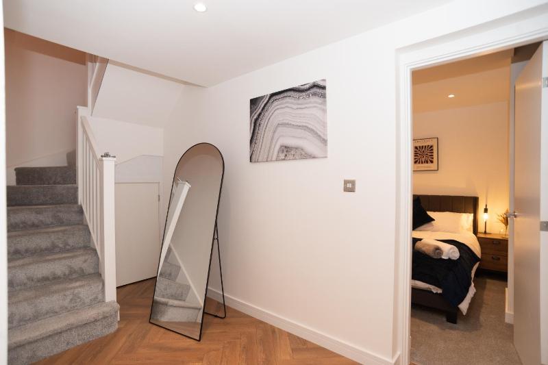 Jewellery Quarter | Luxury Living – Sleeps 8 - image 8