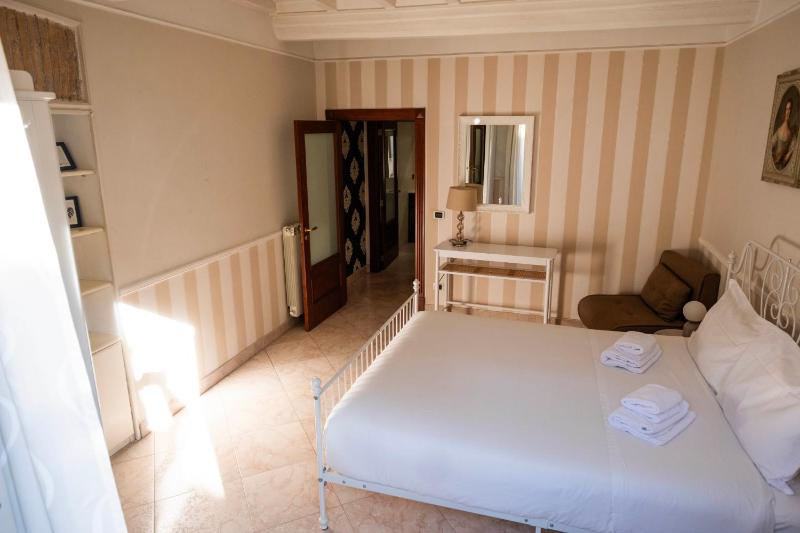 Mario's Apartament in the Spanish Steps - image 3