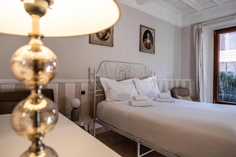 Mario's Apartament in the Spanish Steps - image 16