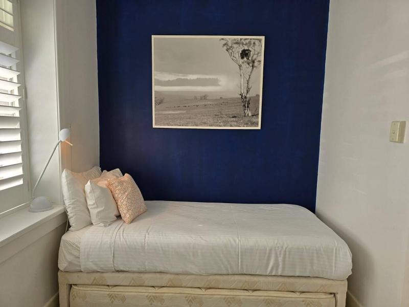 Oceanview 1BR Apartment 10 minute walk to beach - image 9