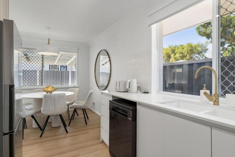 Bright and Stylish White Oasis - image 9