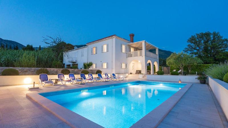 Cypress Paradise by Villas Guide - image 1