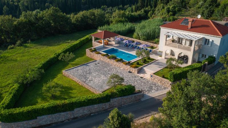 Cypress Paradise by Villas Guide - image 39