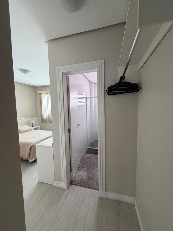 4 ILHAS 2 SUITES 2 GARAGENS - image 32
