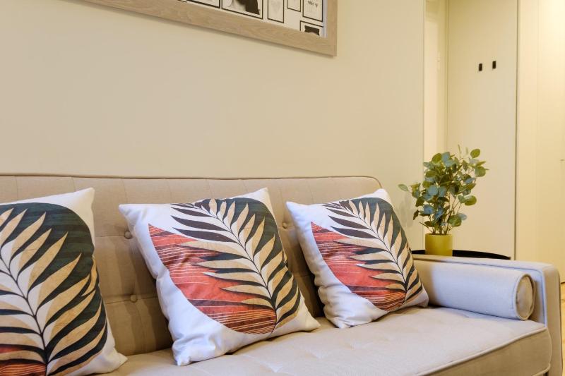 Luxury Style 8 with AC Downtown Porto near Metro - image 11