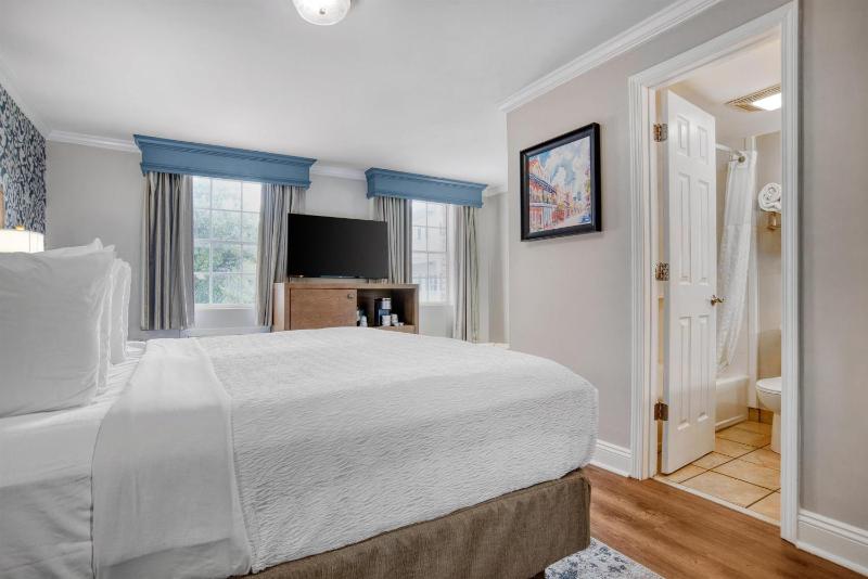 Best Western Plus French Quarter Courtyard Hotel - image 2