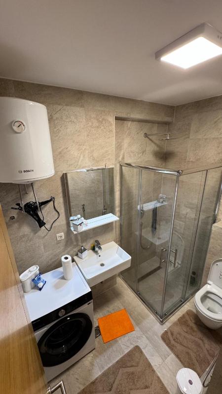 Large & Comfortable Apartment in Ilidža - image 9