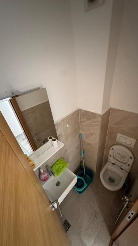Large & Comfortable Apartment in Ilidža - image 12