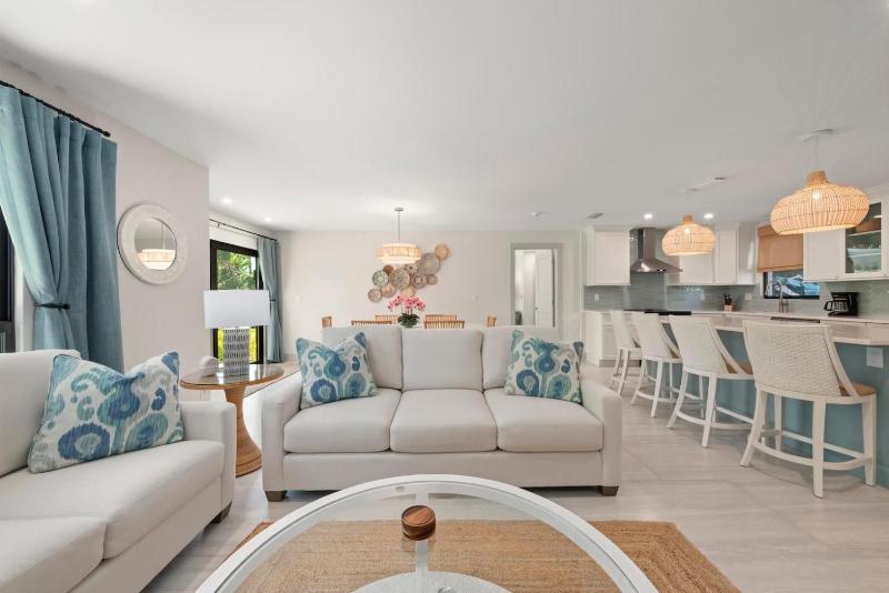 Ground Floor Luxury - Your choice of 2 Bikes or Kayak Rental - Steps to Beach! - image 50