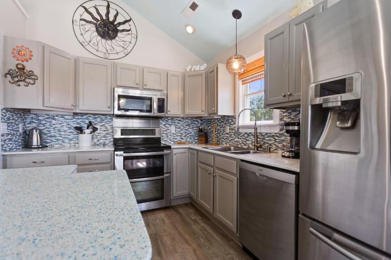 6138 - Island Life Cottage - image 25