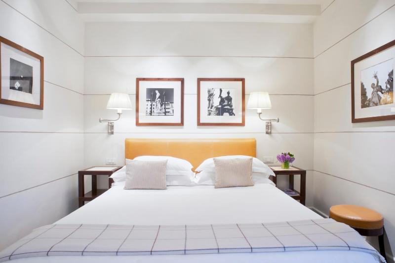 Classic Double or Twin Room image 3