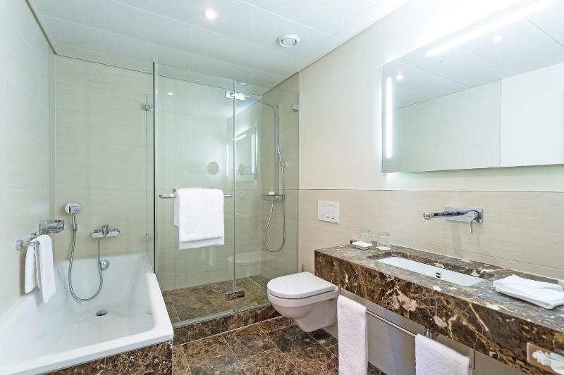 Junior Suite image 2