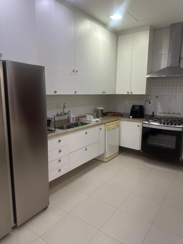 Mansão pé na areia no exclusivo condominio resort Jequitimar - image 3