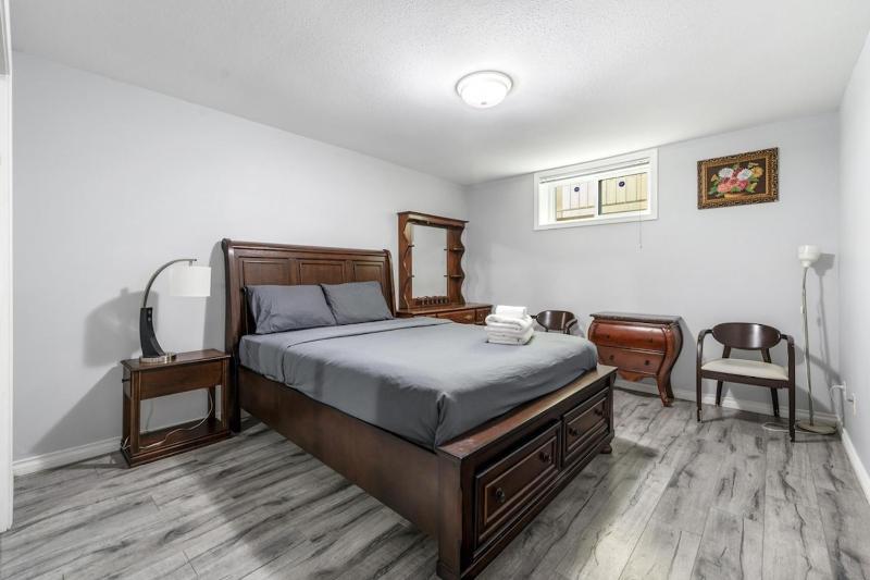 Comfortable Family HomeSouth Granville - image 9
