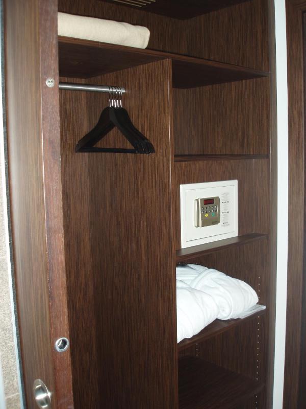 Junior Suite with Balcony image 2