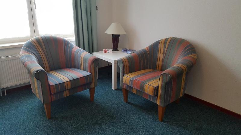Deluxe Twin Room image 3