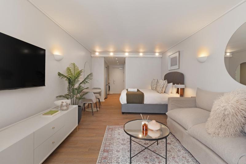Dolce Vita Luxury Apartments - image 3
